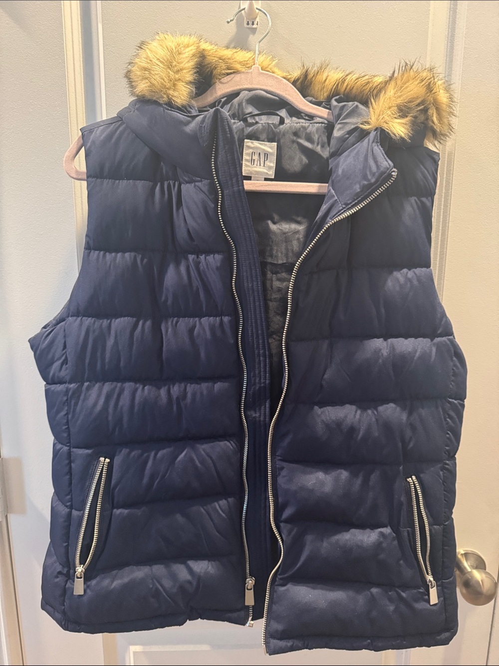 GAP Navy Quilted Puffer Vest with Faux Fur Trim Hood Sz XL